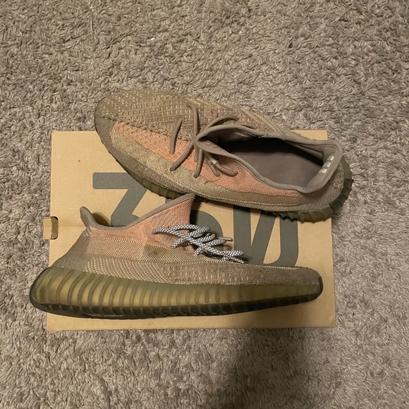 tan yeezy 350s